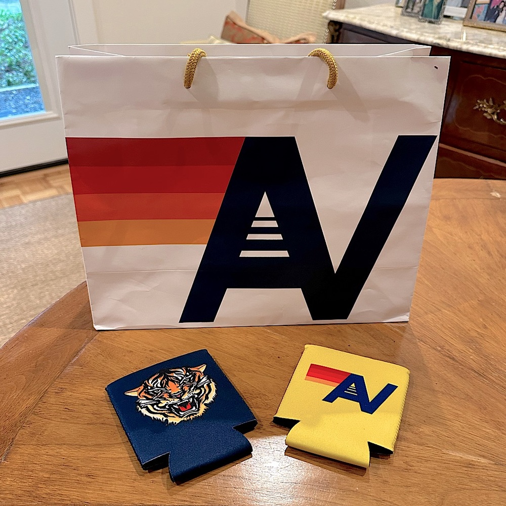 COPY - Aviatior Nation Bag & 2 BRAND NEW Koozies 🐯🐯